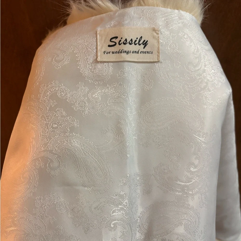 Luxurious Faux Fur Cream Throw - wedding